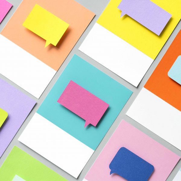 Burbujas de discurso artesanales hechas de papel